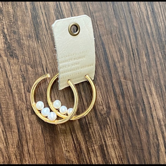 Anthropologie 14 k gold plated pearlized earring